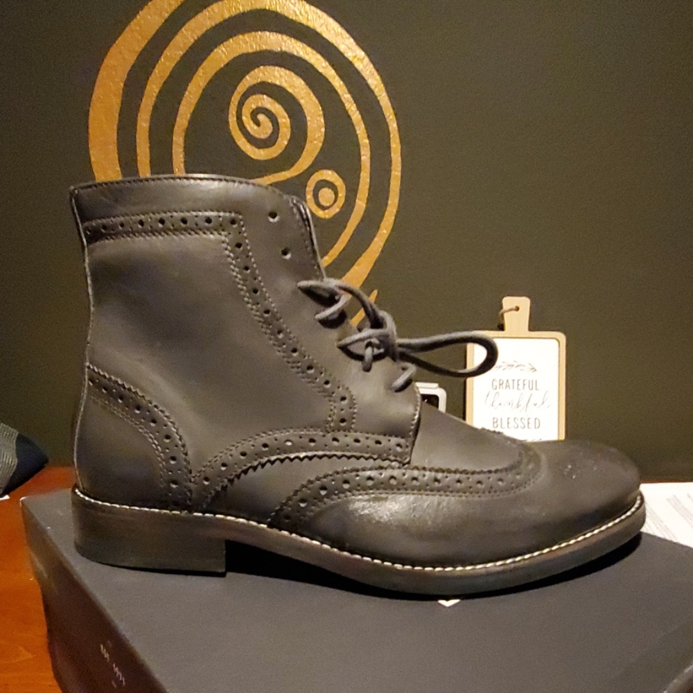 Wingtip Boots - Picture 1 of 3